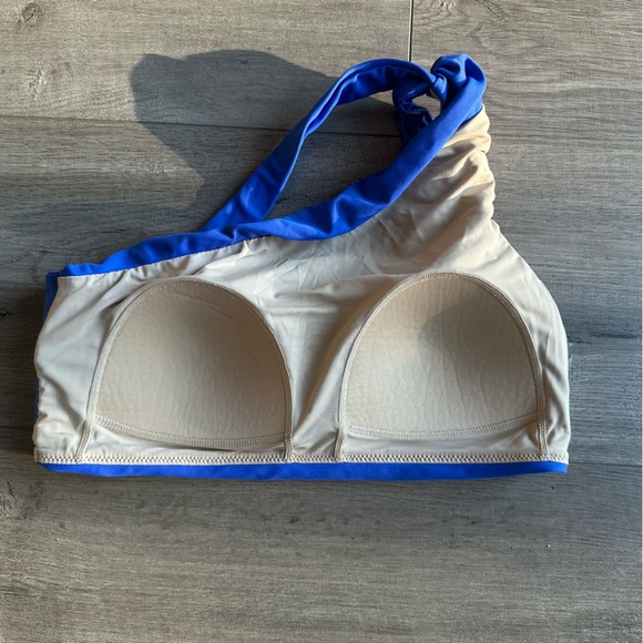 The Ruched Sidestroke Bikini Top - Hydrangea - size 4 - Picture 4 of 5